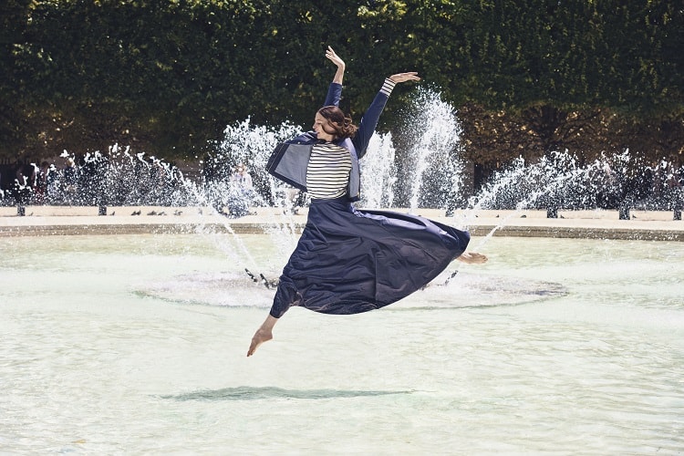 〈PETIT BATEAU〉バレリーナのマリ＝アニエス・ジロとコラボレーション！