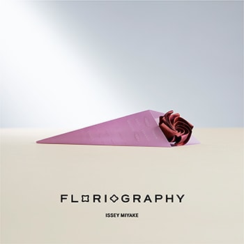 「ISSEY MIYAKE：FLORIOGRAPHY」ポップアップが、MoMA Design Store 表参道と京都に登場。クリスマスギフトに！