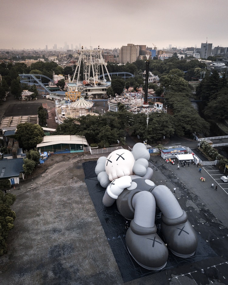 KAWS：HOLIDAY JAPAN