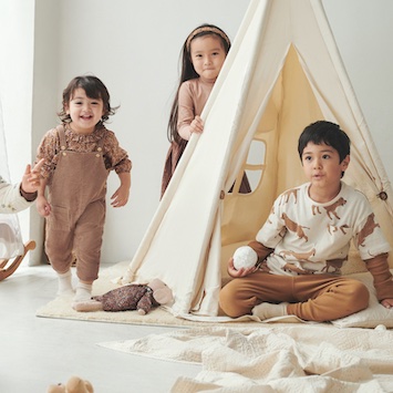 H&M最新キッズウェア「Baby & Kids Exclusive AW2021」。素材やディテールなど、ワンランク上のコレクション